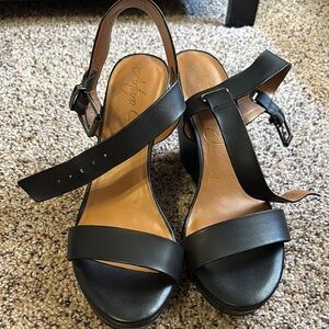 Arturo Chiang Black Leather Sandals with Buckle Closure